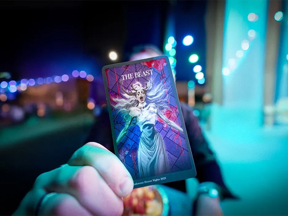 Halloween Horror Nights trading card